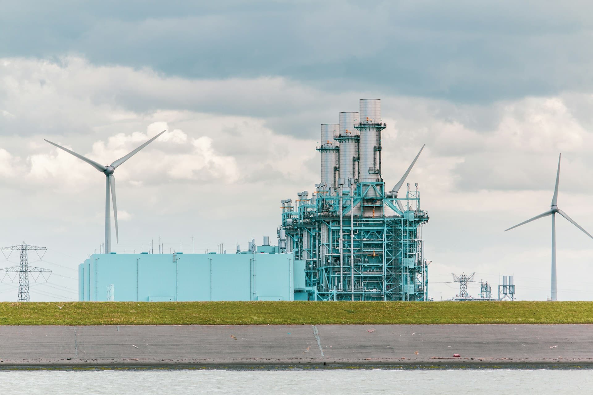 Gas processing plant