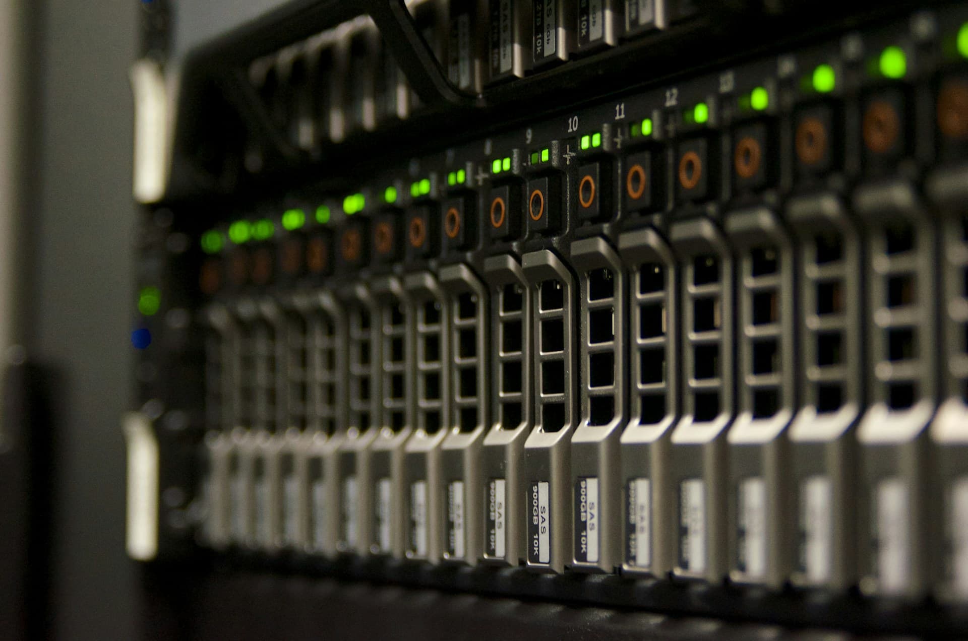 Modular data centre beside a CNP power campus